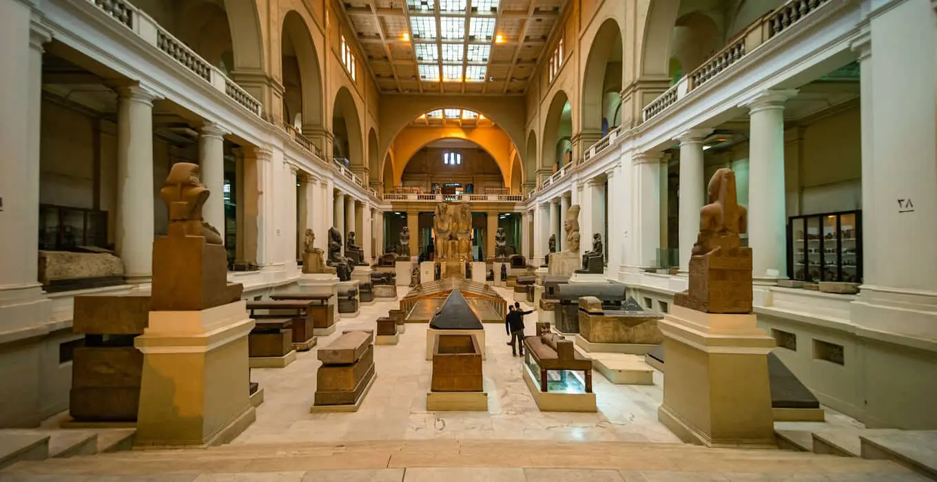 Egyptian Museum and Tour To Pyramids from Cairo